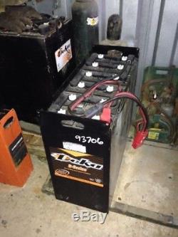 12-125-13 24 volt FORKLIFT BATTERY RECONDITIONED VERY GOOD