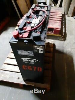 12-125-13 battery 24 volt, EXCELLENT condition. Ready to ship! 750ah. GREAT