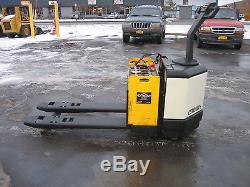 2003 Crown Electric 6000# Walk Behind Jack 48 Forks 24v With Battery & Charger