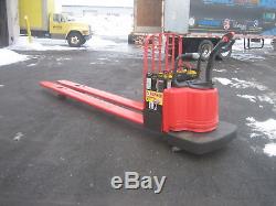 2003 RAYMOND FORKLIFT #112 RIDE ON JACK, 8000# CAP. 12' FORK WithBATTERY & CHARGER