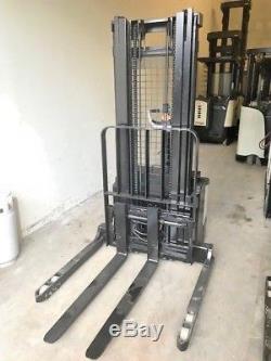 2005 CROWN ELECTRIC WALKIE STACKER With DEKA 24 VOLT INDUSTRIAL BATTERY & CHARGER