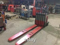 2005 RAYMOND FORKLIFT #112 RIDE ON JACK 8000#, 96 FORKS 24V WithBATTERY & CHARGER