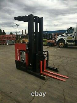 2007 RAYMOND FORKLIFT REACH TRUCK With2017 BATTERY 3500LB 211 LIFT WithCHARGER HD