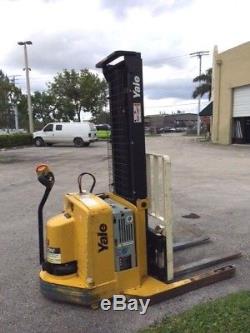 2007 YALE WALKIE STACKER 3,800 LBS CAPACITY With 2017 GEL BATTERY AND CHARGER