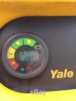 2007 YALE WALKIE STACKER 3,800 LBS CAPACITY With 2017 GEL BATTERY AND CHARGER
