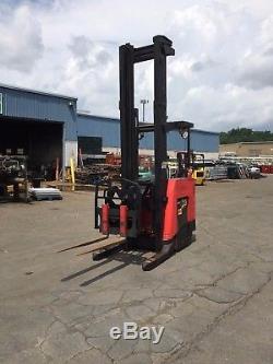 2008 RAYMOND REACH TRUCK 4000LB 330 LIFT With BATTERY&CHARGER 42 FORKS 141 TALL