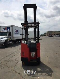 2008 RAYMOND REACH TRUCK 4000LB 330 LIFT With BATTERY&CHARGER 42 FORKS 141 TALL