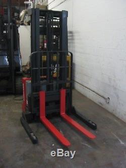 2010 Raymond RSS40 with2016 24V Battery, BUILT-IN CHARGER, walkie stacker forklift
