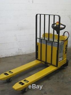 2010 Yale MPW 050 Electric PALLET JACK 2014 BATTERY & CHARGER Compact Body