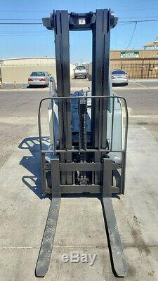 2013 Crown RC5535-30TT190 with 2018 Deka Battery & Charger Electric Forklift