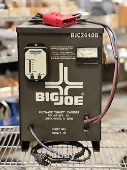 Big Joe BJC2440B Part No. 004971-01 Forklift Charger 24V 40A DC 350A Connector