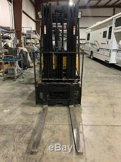 CAT Caterpillar M50DSA 5000 lb Electric Forklift Reconditioned Battery & Charger