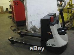 CROWN WP2335-45 ELECTRIC PALLET JACK- 2014/15 EXCELLENT BATTERY & CHARGER -Save$