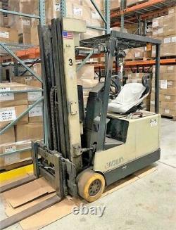 Crown Electric 3,000 Lb Capacity 3 Wheel Sit Down Forklift, Battery & Charger