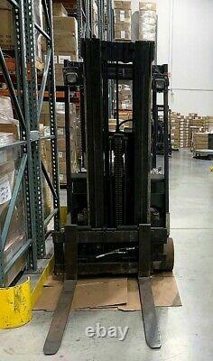 Crown Electric 3,000 Lb Capacity 3 Wheel Sit Down Forklift, Battery & Charger