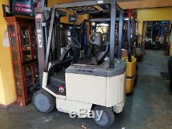Crown FC 40 Electric 36 volt forklift with side shift and charger