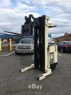 Crown Reach Truck Forklift 3500lb 240 Lift 36 Volt With Battery & Charger, Hd