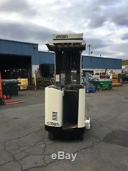 Crown Reach Truck Forklift 3500lb 240 Lift 36 Volt With Battery & Charger, Hd