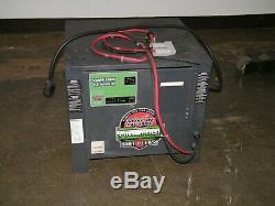 Crown electric stand up reach truck forklift with battery charger RR5225-45 4500