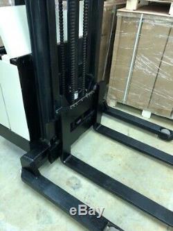 Crown walk behind forklift 30WTL with 24 v battery and two chargers