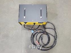 Energic Plus Multivoltage Portable Battery Charger