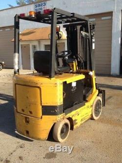 Forklift 2011. Used, good opportunity, need the money