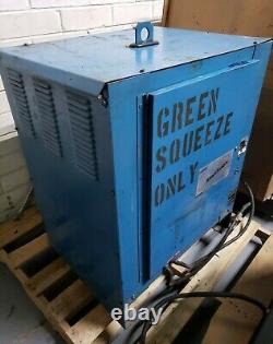 GFC18-900T1 Gould 45V 208/240/460V Forklift Battery Charger Needs Work