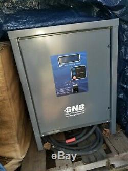 GNB lift charger 24V Ehy24m140 digital