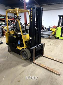 HYSTER FORKLIFT 6000LB CAP 16' LIFT 36 VOLT withBATTERY & CHARGER, SIDE SHIFTER