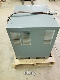 Hobart 36 Volt Automatic Forklift Battery Charger Working