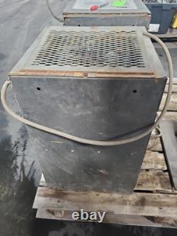 Hobart 450A1-12R80 Forklift Battery Charger 12 Cells, 1 Phase, 60 Hz 6345-6