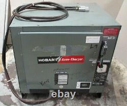 Hobart 865C3-12 Forklift Accu Charger 24 VDC Output 12 Cell Analog Read