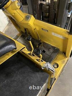 Hyster 5500lb electric forklift with good battery, charger, side shift