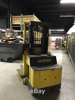 Hyster Electric Forklift Order Picker with NEW Battery & Charger Model R30XMS