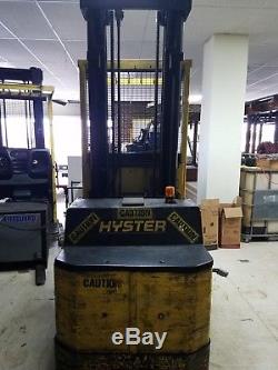 Hyster electric forklift R30XMS order picker with battery and charger
