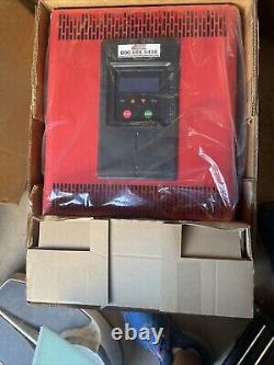 NEW Raymond forklift industrial battery charger, 480VAC RV07-8kw Model RV10.4240