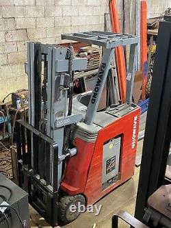 RAYMOND FORKLIFT DOCK STOCKER/PACER 3000# 188 LIFT 36V WithBATTERY & CHARGER