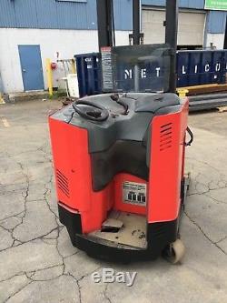RAYMOND FORKLIFT REACH TRUCK 4000LB 211 LIFT WithBATTERY & CHARGER, 95 TALL, HD
