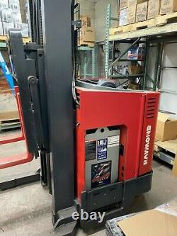 RAYMOND FORKLIFT REACH TRUCK 4000LB 211 LIFT With BATTERY & CHARGER, HD 95TALL
