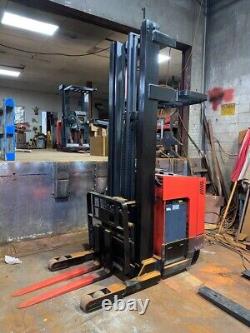 RAYMOND REACH TRUCK 4000LB 273 LIFT With BATTERY&CHARGER 42 FORKS 118 TALL