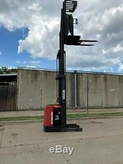Raymond 152-OPC30TT Electric Order Picker 3000lb Forklift With battery charger