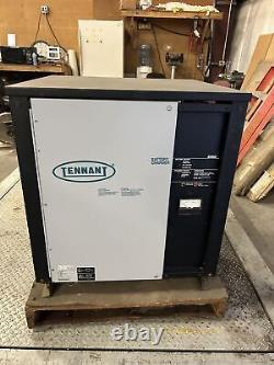 Tennant 18M1050C22 24 VDC Industrial Forklift/Sweeper Battery Charger