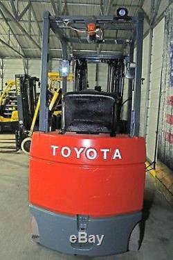 Toyota Forklift 7FBCU25 Electric 5,000lb Refurbished Battery and Charger