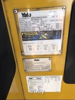 YALE REACH TRUCK 4000LB CAPACITY 212 LIFT WithBATTERY&CHARGER 42 FORKS 95 TALL