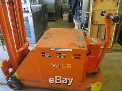 Yale 3000LB CAP. 10ft Electric Fork Lift WithBattery Charger