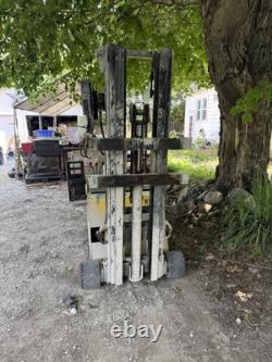 Yale walkie Forklift Walk Behind Forktruck And 110v Battery Charger Illinois