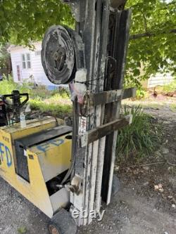 Yale walkie Forklift Walk Behind Forktruck And 110v Battery Charger Illinois