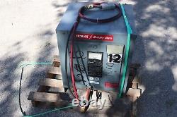 (2) Chargeurs De Batterie Chariot Élévateur Hobart 250cii & Industriel 3b24-450 Avec38-50