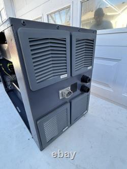 (2) Par boîte unités de chargement de batteries de chariot élévateur Zivan RG9 400 VAC