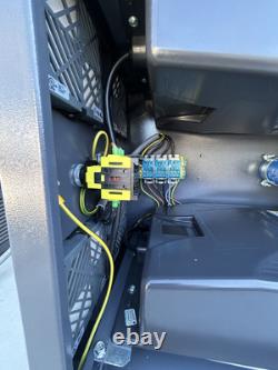 (2) Par boîte unités de chargement de batteries de chariot élévateur Zivan RG9 400 VAC